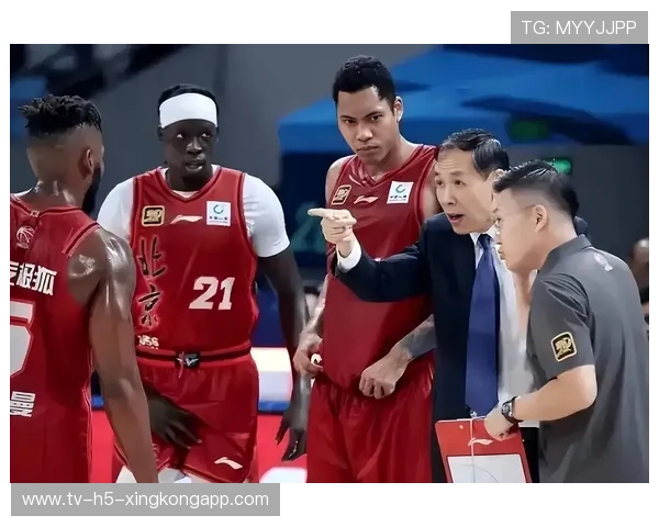 CBA唯一有交易否决权的球员！拿着四年顶薪，场均得分个位数，cba球员交易规则